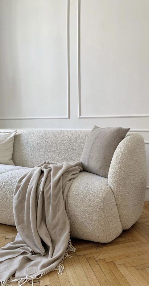 Nội Thất Trang Trí Tiết Kiệm Chi Phí Năm 2026: 4 Loại Đáng Đầu Tư